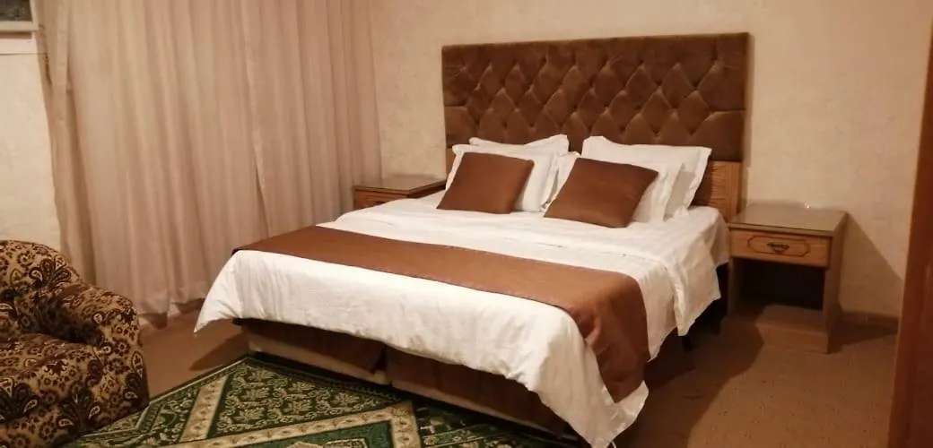 Dar Al Riyadh Apartments 3*,